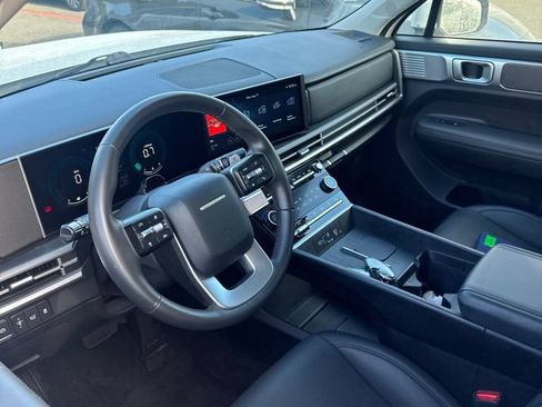 Used 2025 Hyundai Santa Fe SEL AWD/4WD image 2