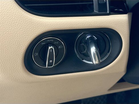 Used 2024 Porsche Macan T w/ Premium Plus Package image 15