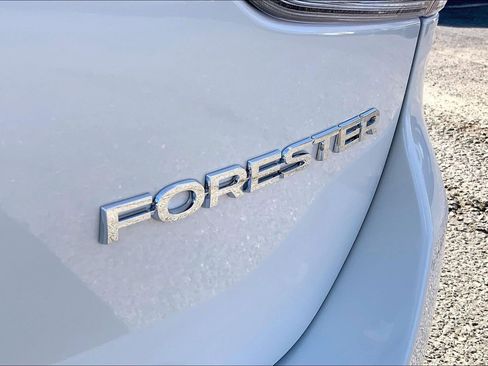 Certified 2024 Subaru Forester Limited image 9