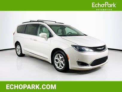 Used 2017 Chrysler Pacifica Touring-L w/ Tire & Wheel Group