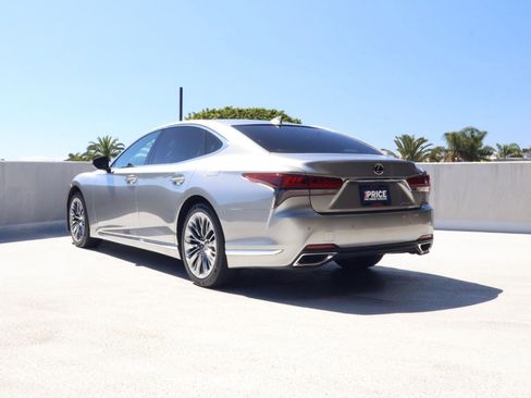 Used 2023 Lexus LS 500 w/ Accessory Package (Z2) RWD image 3