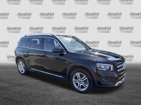 Used 2022 Mercedes-Benz GLB 250 4MATIC image 2