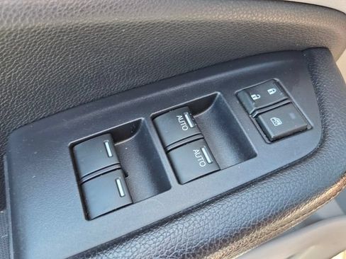 Used 2018 Honda Pilot Touring image 34