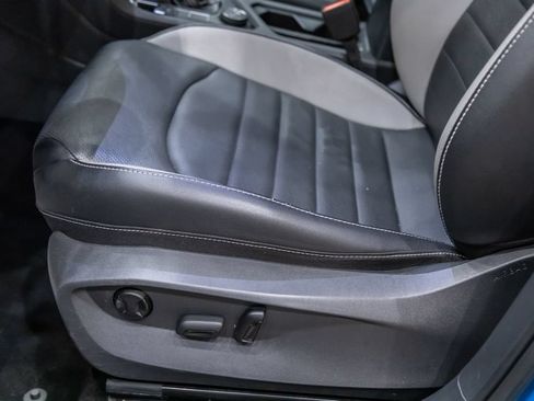 Certified 2023 Volkswagen Taos SEL AWD/4WD image 9