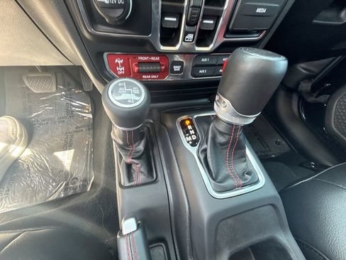 Used 2023 Jeep Wrangler Unlimited Rubicon 4xe AWD/4WD image 23
