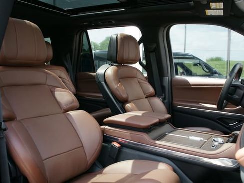 Used 2025 Lincoln Navigator Reserve AWD/4WD image 43