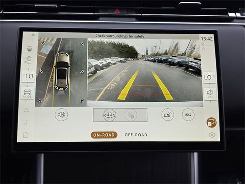 New 2025 Land Rover Range Rover Long Wheelbase SE image 23