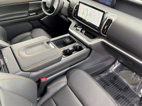 New 2026 Ford Expedition Tremor image 24