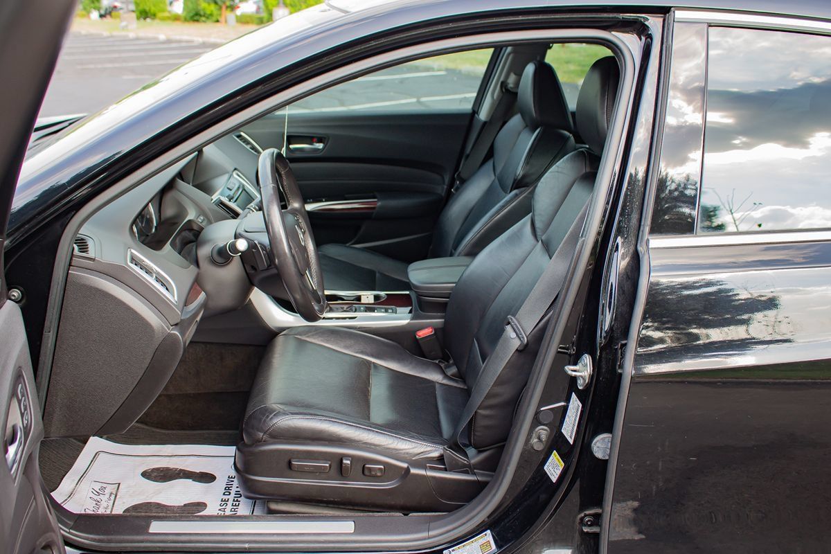Used 2015 Acura TLX w/ Technology Package FWD image 13