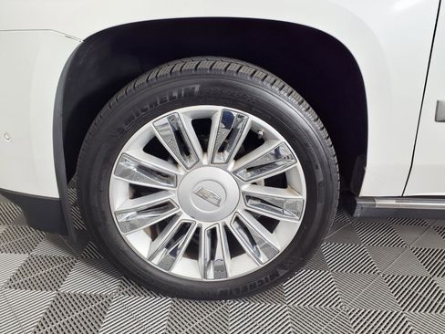 Used 2019 Cadillac Escalade Premium Luxury AWD/4WD image 7