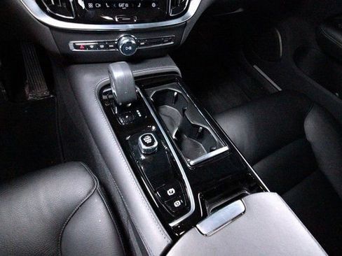 Certified 2023 Volvo S60 T8 Plus image 9