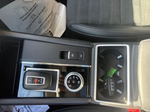 Used 2024 Mitsubishi Outlander SE image 26