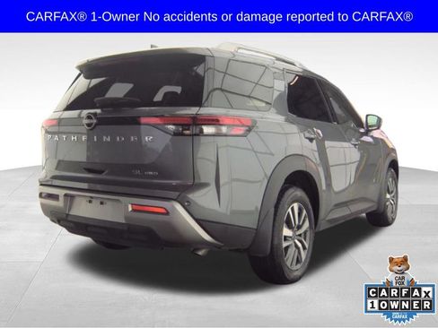Used 2025 Nissan Pathfinder SL w/ Cargo Package image 4