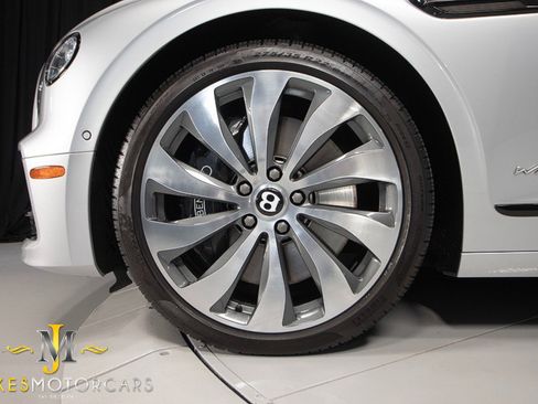 Used 2021 Bentley Flying Spur W12 image 67