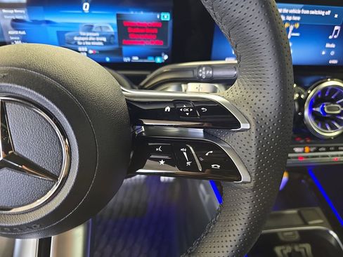 New 2026 Mercedes-Benz GLB 250 image 21