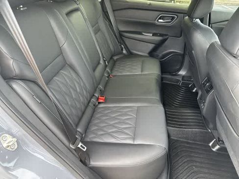 Used 2024 Nissan Rogue Platinum w/ Platinum Premium Package FWD image 18