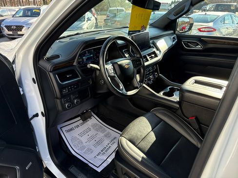 Used 2023 Chevrolet Suburban Premier image 15
