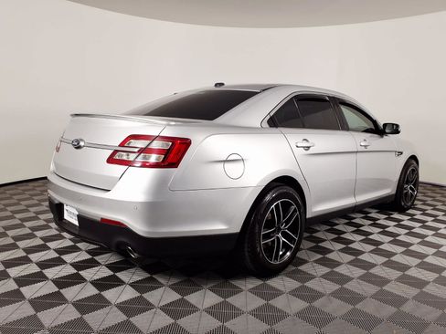 Used 2016 Ford Taurus SEL FWD image 4