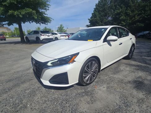 Used 2023 Nissan Altima 2.5 SL AWD/4WD image 2