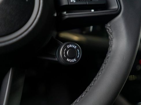 New 2025 Porsche Cayenne AWD/4WD image 34