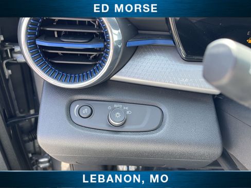 Certified 2025 Chevrolet Trax LT FWD image 17