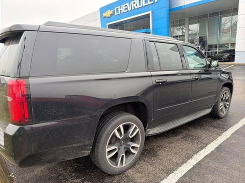 Used 2019 Chevrolet Suburban Premier image 3