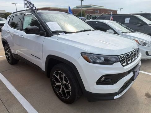 Used 2026 Jeep Compass Limited AWD/4WD image 3