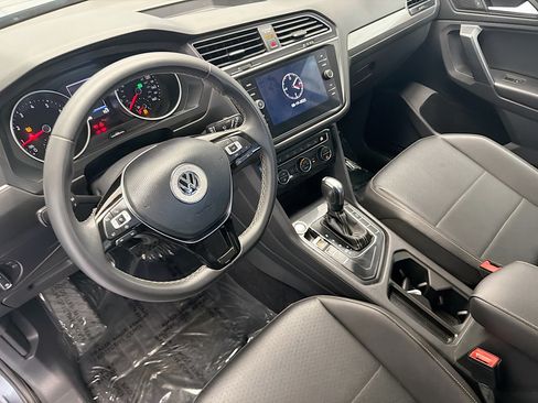 Used 2021 Volkswagen Tiguan SE FWD image 7