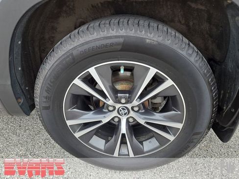 Used 2016 Toyota Highlander XLE AWD/4WD image 27