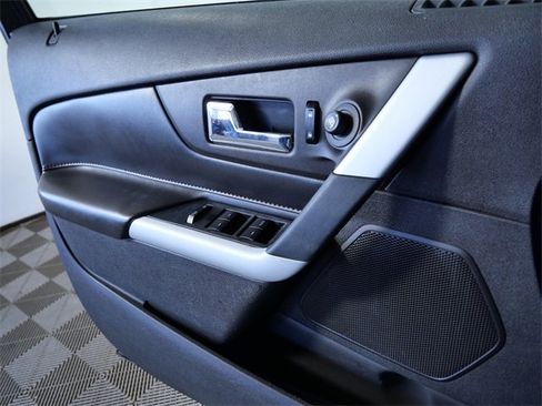 Used 2011 Ford Edge Limited image 26