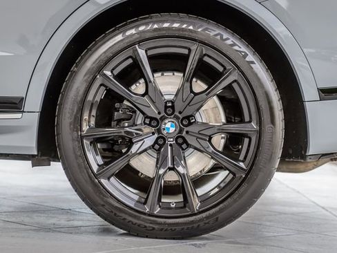 Used 2023 BMW X7 xDrive40i w/ M Sport Package AWD/4WD image 15