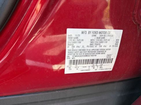 Used 2021 Ford Explorer XLT w/ Equipment Group 202A AWD/4WD image 19