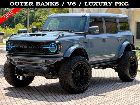 Used 2025 Ford Bronco Outer Banks AWD/4WD image 1