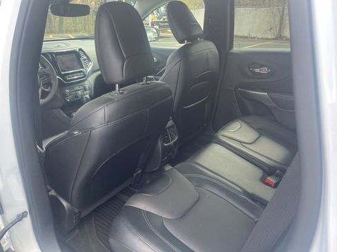 Certified 2022 Jeep Cherokee Limited w/ Elite Package image 18