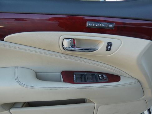 Used 2010 Lexus LS 460 L image 47