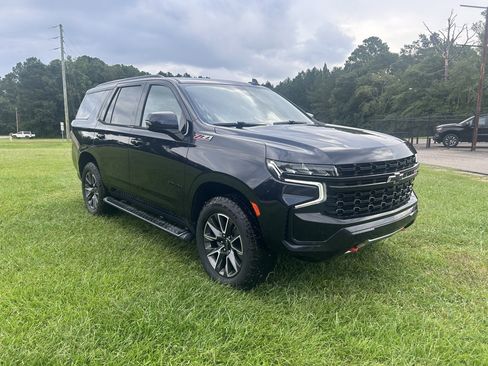 Used 2021 Chevrolet Tahoe Z71 w/ Luxury Package AWD/4WD image 6