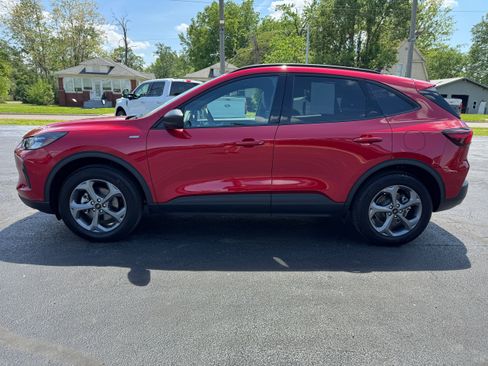 Used 2025 Ford Escape ST-Line w/ Tech Pack #1 AWD/4WD image 2