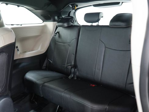 Used 2026 Toyota Sienna Platinum AWD/4WD image 15