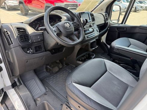 Used 2025 RAM ProMaster 2500 w/ Convenience Group FWD image 11