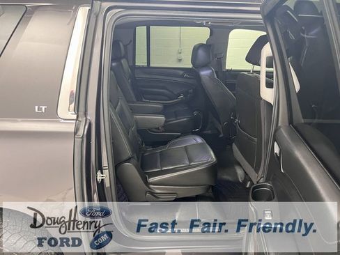 Used 2017 Chevrolet Suburban LT image 40