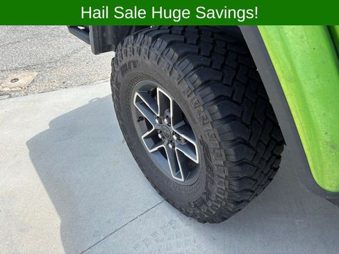Used 2025 Jeep Gladiator Mojave AWD/4WD image 14