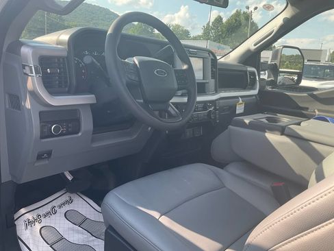New 2026 Ford F250 XL AWD/4WD image 15