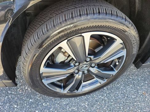 Used 2023 Lexus UX 250h FWD w/ Premium Package image 17