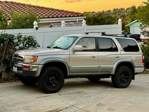 Used 1997 Toyota 4Runner Limited image 4