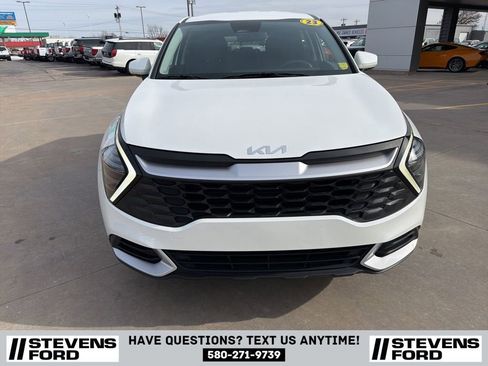 Used 2024 Kia Sportage LX image 4