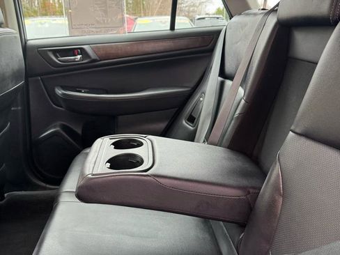 Used 2017 Subaru Outback 2.5i Limited image 19