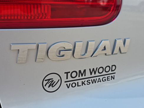 Used 2014 Volkswagen Tiguan SE image 12