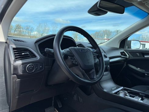 Used 2019 Ford Edge SE FWD image 14