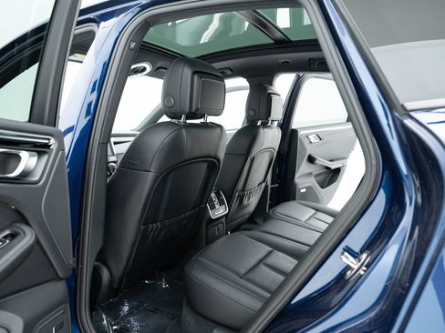 Used 2024 Porsche Macan w/ Premium Plus Package image 58