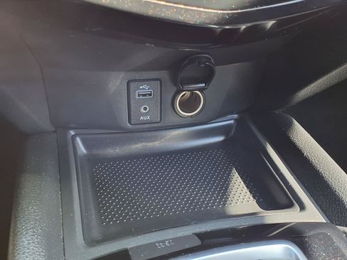 Used 2017 Nissan Rogue SV FWD image 8